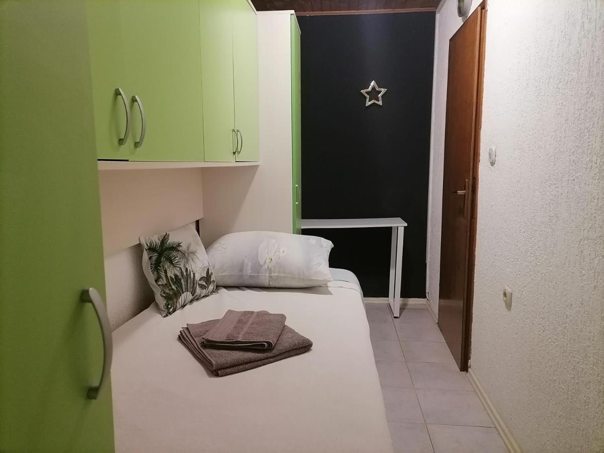 Apartman Zepina พูลา ภายนอก รูปภาพ
